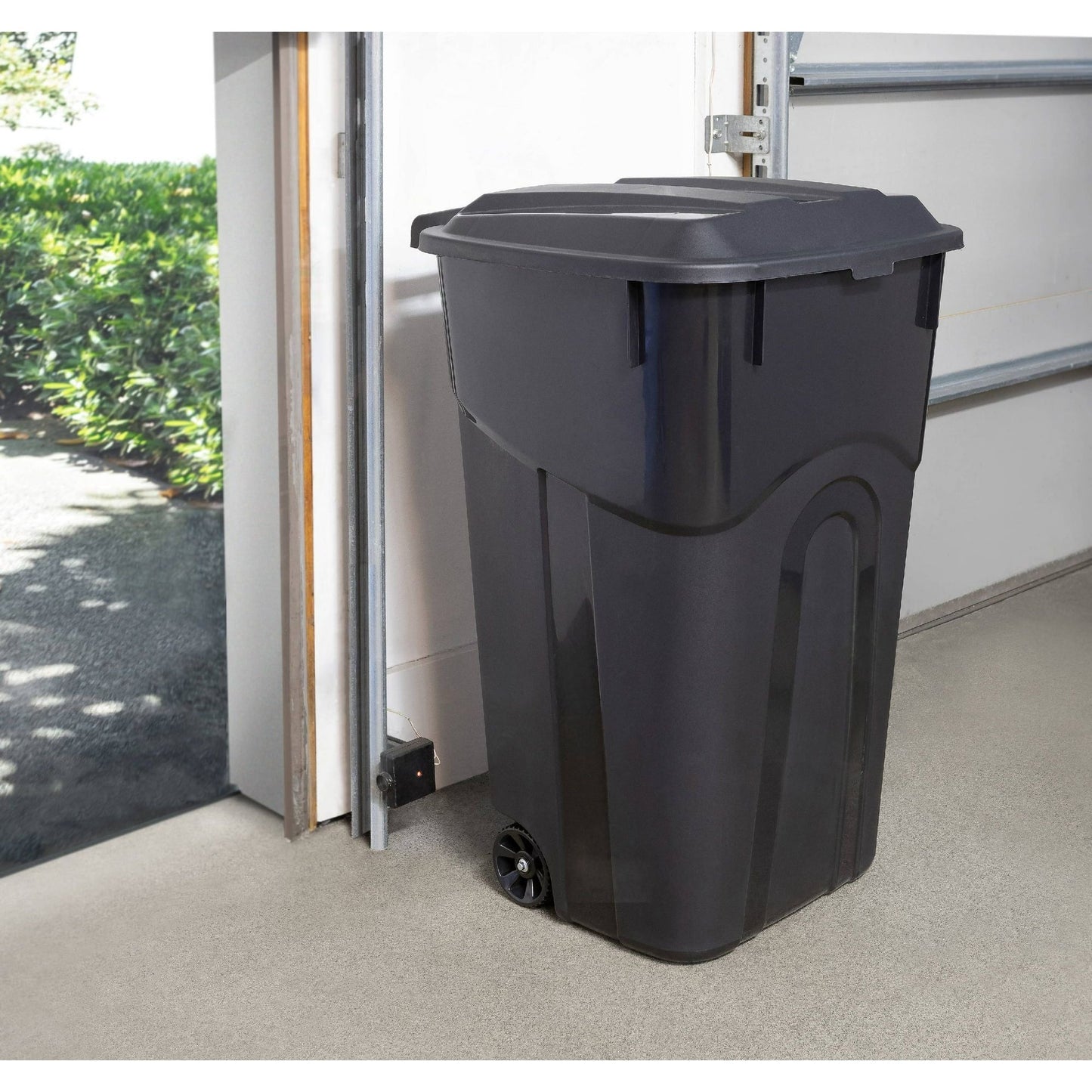 Hyper Tough 32 Gallon Wheeled Heavy Duty Plastic Garbage Can, Attached Lid, Black EasyOptionXY LLC