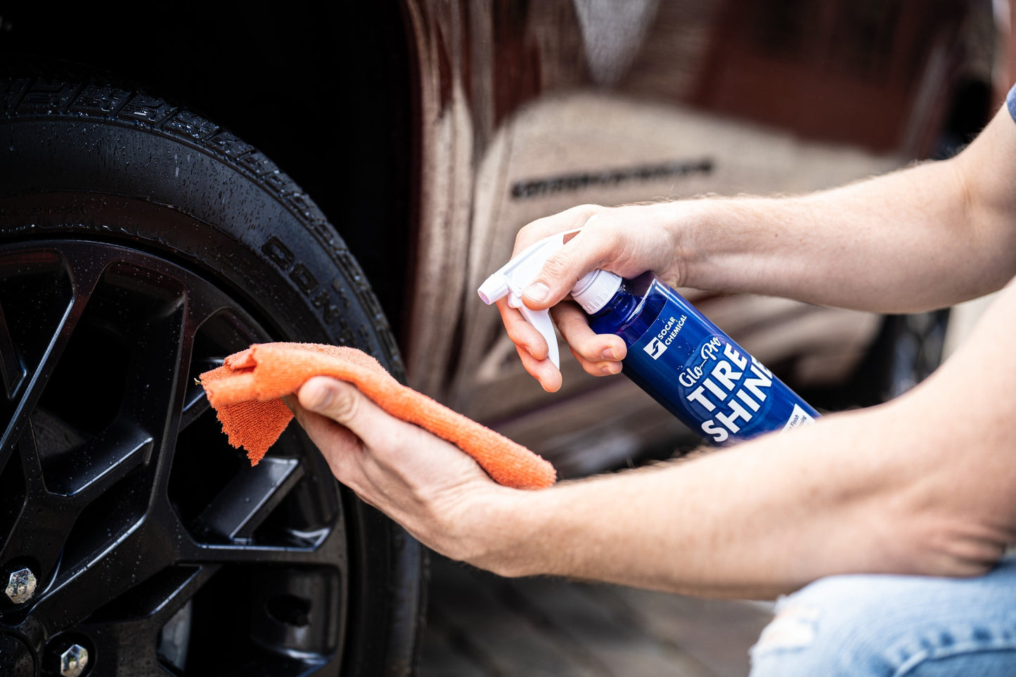 SOCAR Glo Pro - High Gloss, Water-Resistant, Wet Look Tire Shine, Eye Candy of Car Care