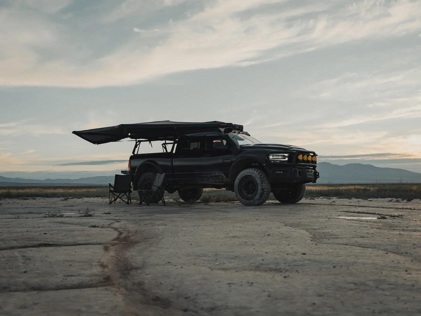 ROAM ARC 180 Awning