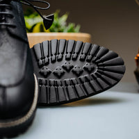 Zelli Italia 26-224-BLK CAMPO Sueded Goatskin Lace Up with Wax Finish, Black