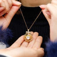 The Sacred Heart Pendant Necklace vanimy