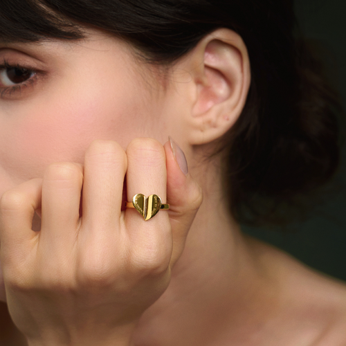 Chapters of Love Engraved Statement Ring vanimy