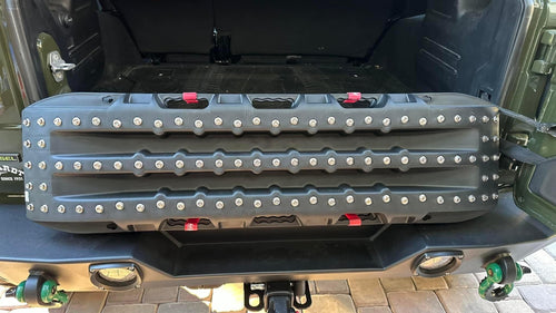 Ultimate Traction recovery board with steel plugs and storage bag MOJAB OFFROAD