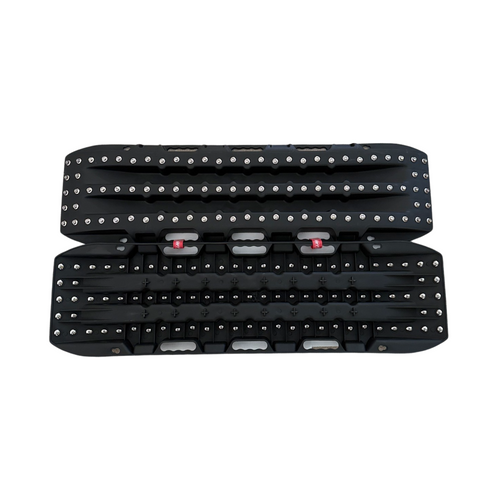 Ultimate Traction recovery board with steel plugs and storage bag MOJAB OFFROAD