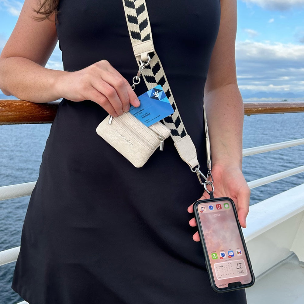 SaveTheGirls SaveTheGirls Clip & Go Strap w/Zippered Pouch Chevron