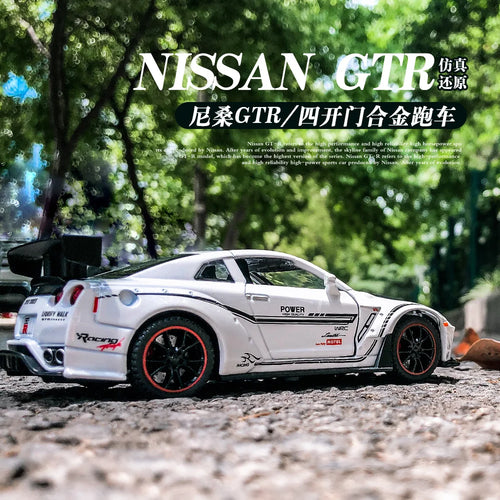 1:32 Nissan GTR R35 Supercar Alloy Car Toy Car Metal Collection Model Car Sound and light Toys For Children
