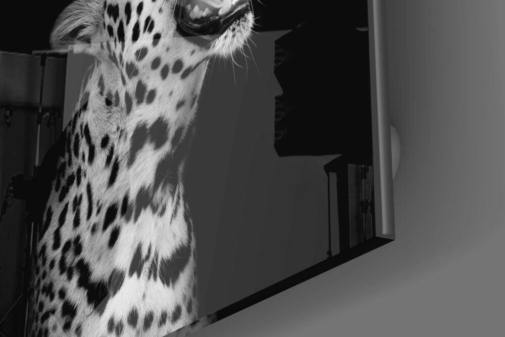 Insigneart USA Insigneart USA Leopard Glass Wall Art