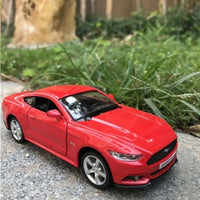 1:36 Ford Mustang GT Alloy Sports Car Model Diecasts Metal Toy Vehicles Car Model High Simulation Childrens Toys Gift Collection
