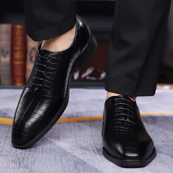 Luxury Mens Leather Shoes Retro Carved Lace-up Brogue Oxford Wedding Men Dress Shoes Male Formal Business Gentleman Office Shoes
