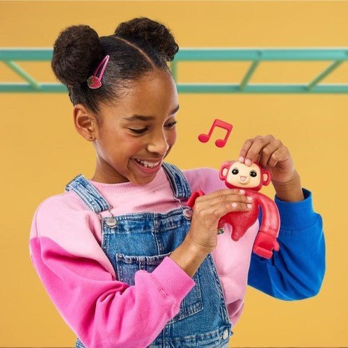 ToyShnip Little Live Pets Hug N' Hang Zoogooz - Select Figure(s)