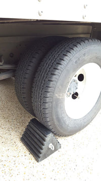 9 Pound Rubber Wheel Chock  | WC RatchetStrap.Com