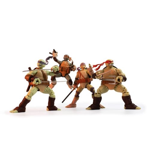 ToyShnip Teenage Mutant Ninja Turtles BST AXN IDW Action Figure and Comic Book